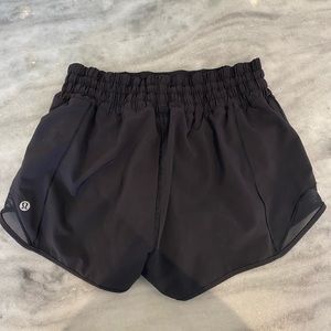 lululemon high rise hotty hot short